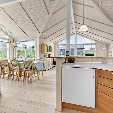 4 Bedroom In