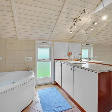 펜션 4 Bedroom In *